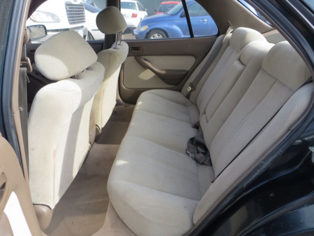 1994 Toyota Camry LE Sedan 4-Door - photo 10
