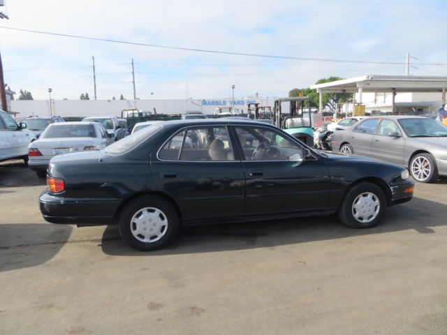 1994 Toyota Camry LE Sedan 4-Door - photo 5