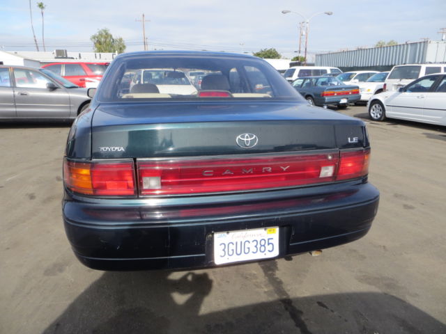 1994 Toyota Camry LE Sedan 4-Door - photo 6
