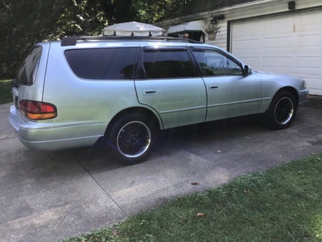 1994 Toyota Camry LE - photo 2