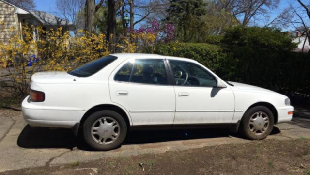 1994 Toyota Camry XLE Sedan 4-Door V6 clean in & out 135k drives great loaded 1994 Toyota Camry XLE Sedan 4-Door