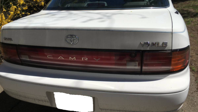 1994 Toyota Camry XLE Sedan 4-Door - photo 2
