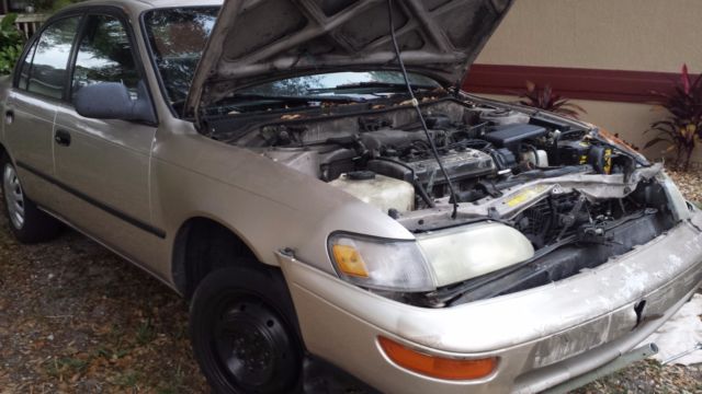 1994 Toyota Corolla front wrecked, engine runs 1994 Toyota Corolla DX