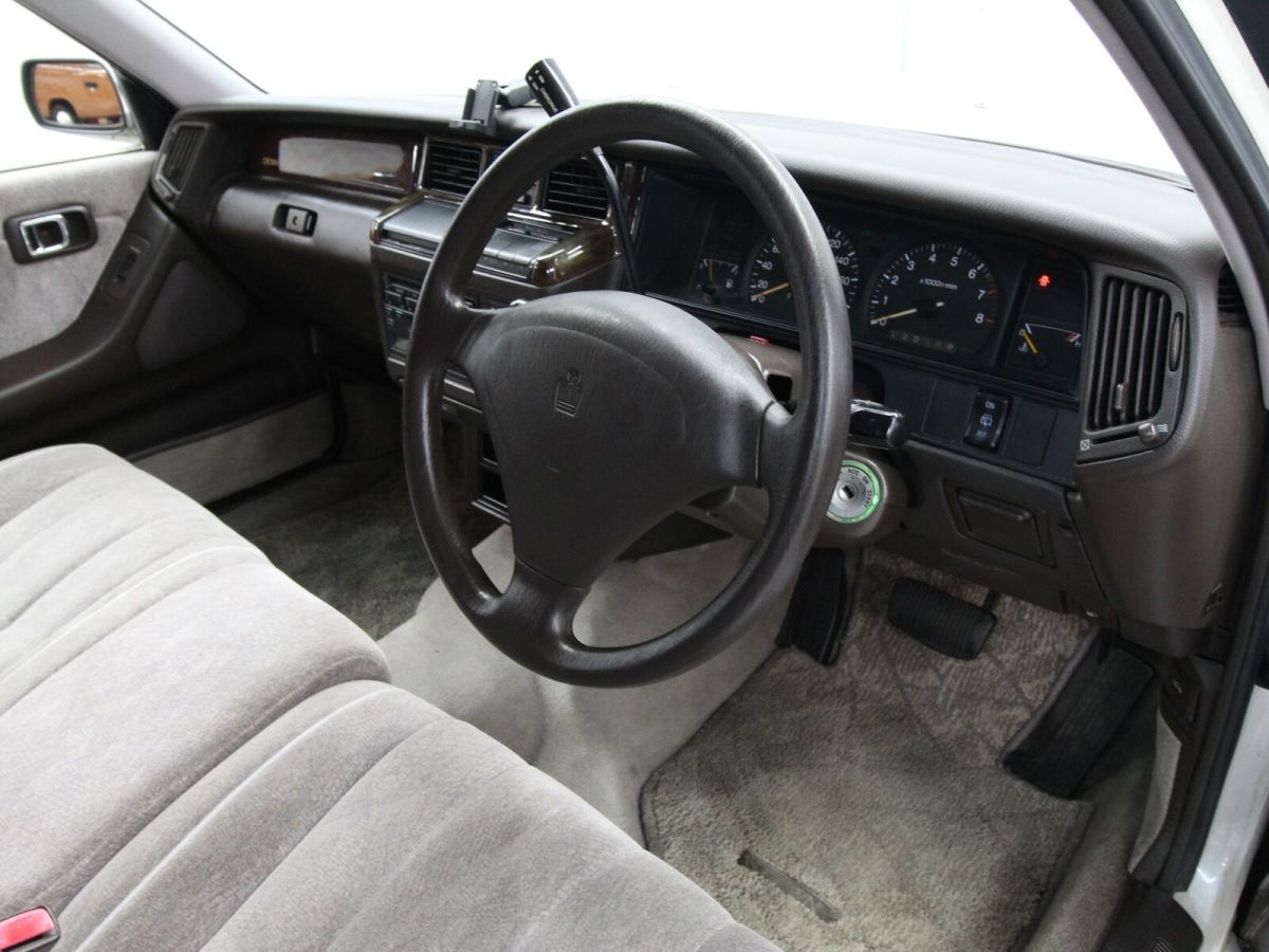 1994 Toyota Crown - photo 10
