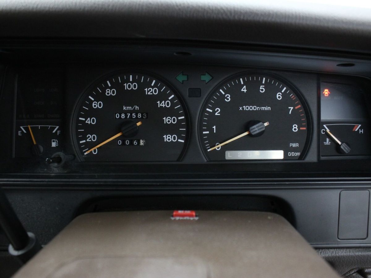 1994 Toyota Crown - photo 12