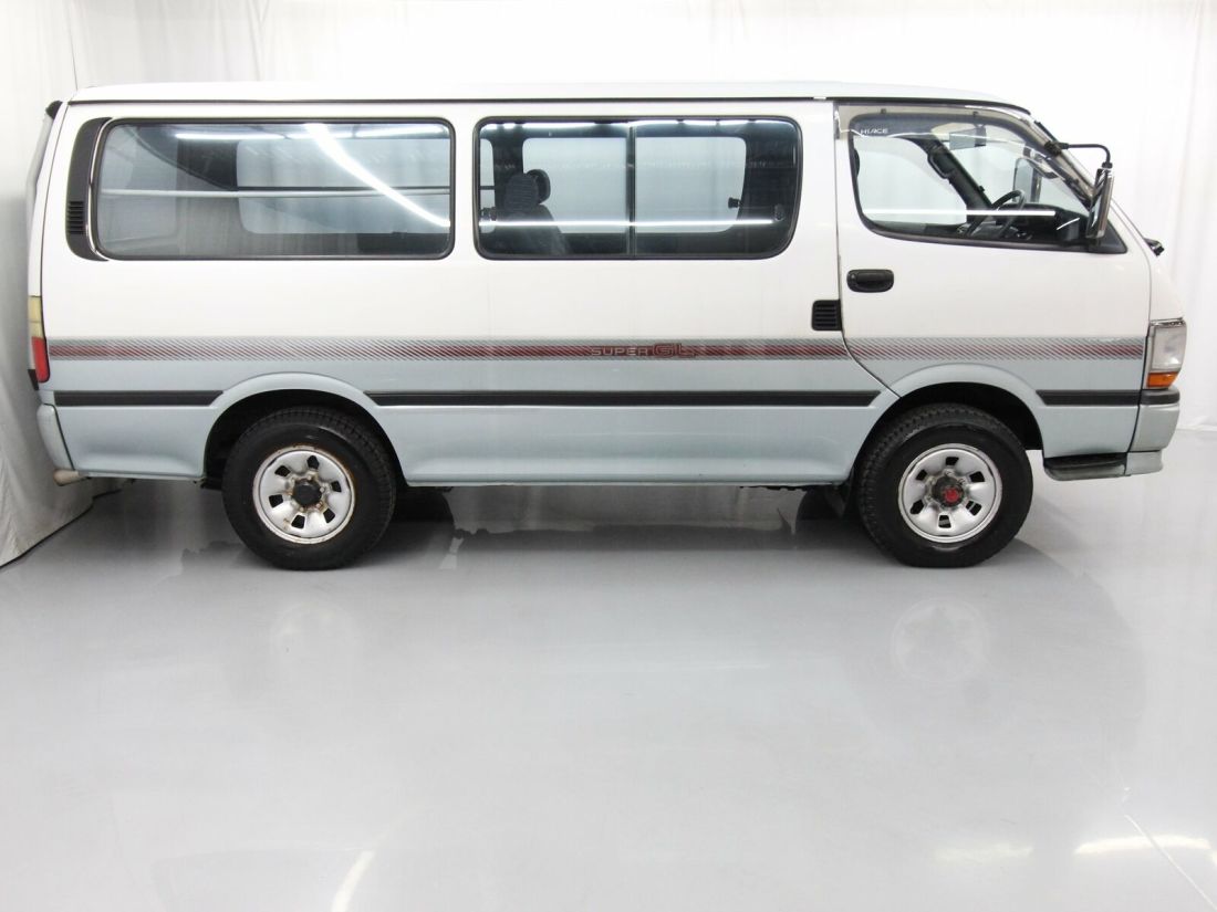 1994 Toyota HiAce - photo 10