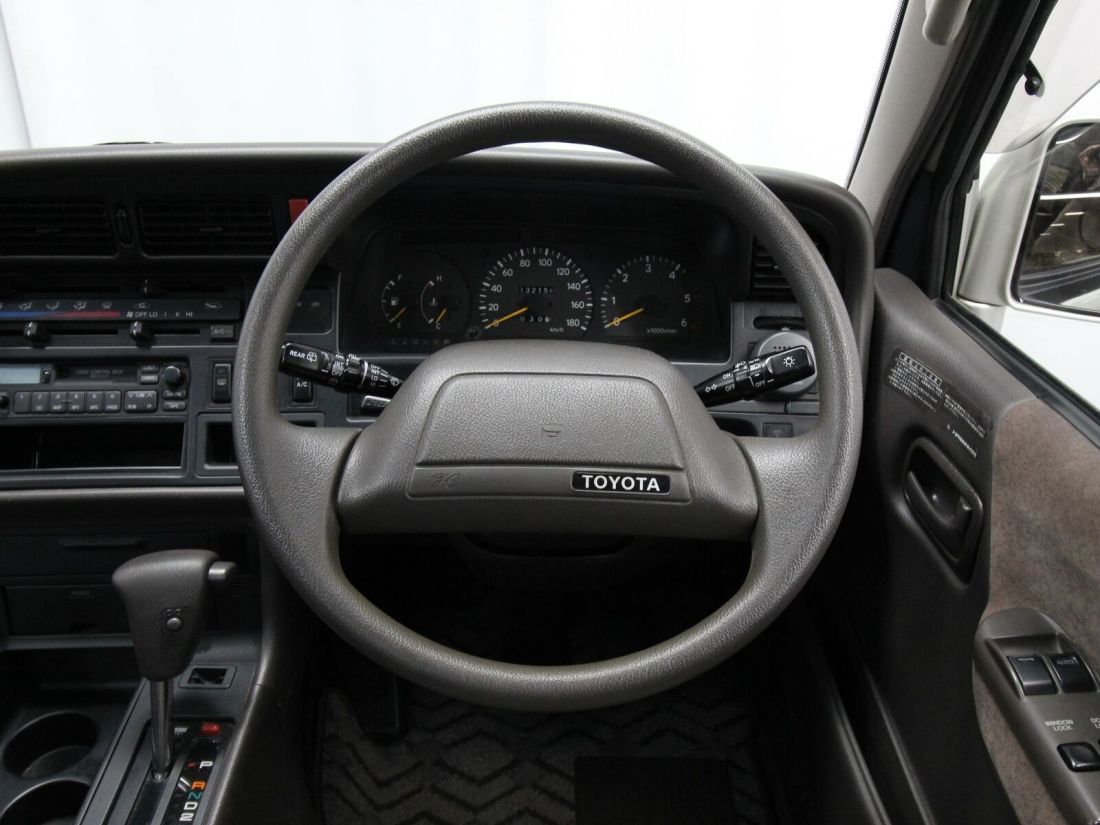 1994 Toyota HiAce Living Saloon - photo 11