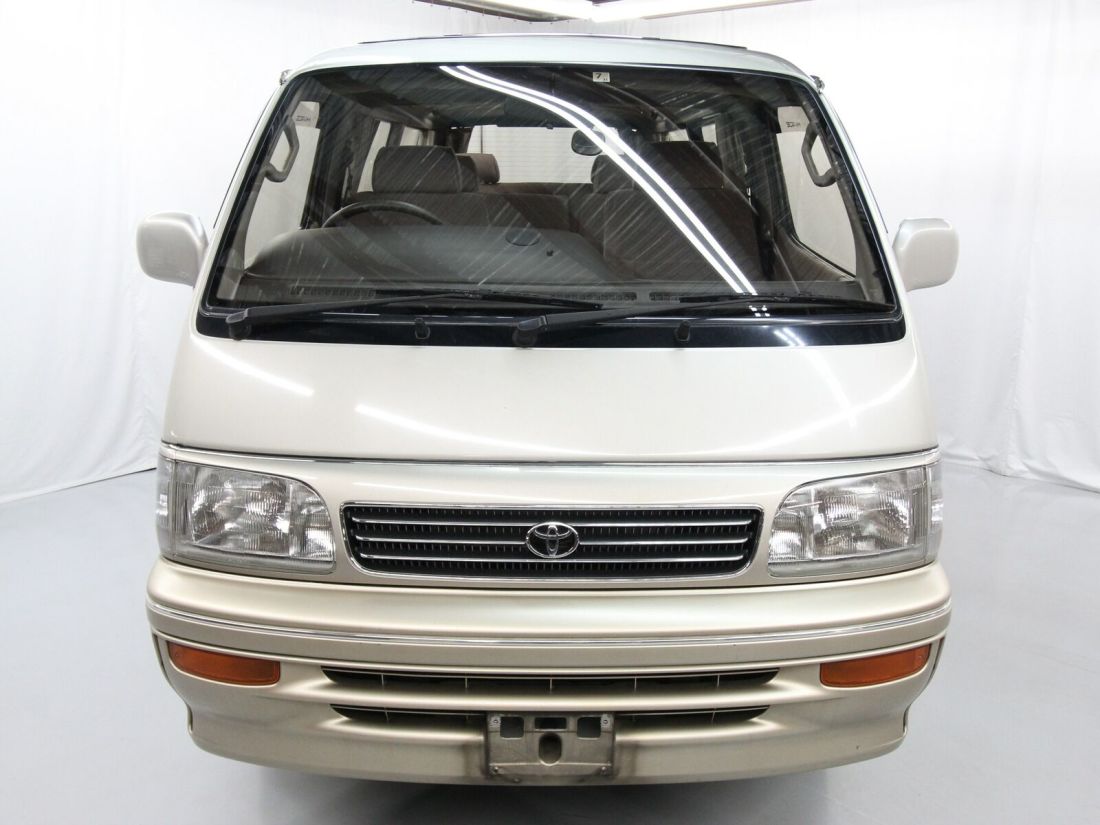 1994 Toyota HiAce Living Saloon - photo 2