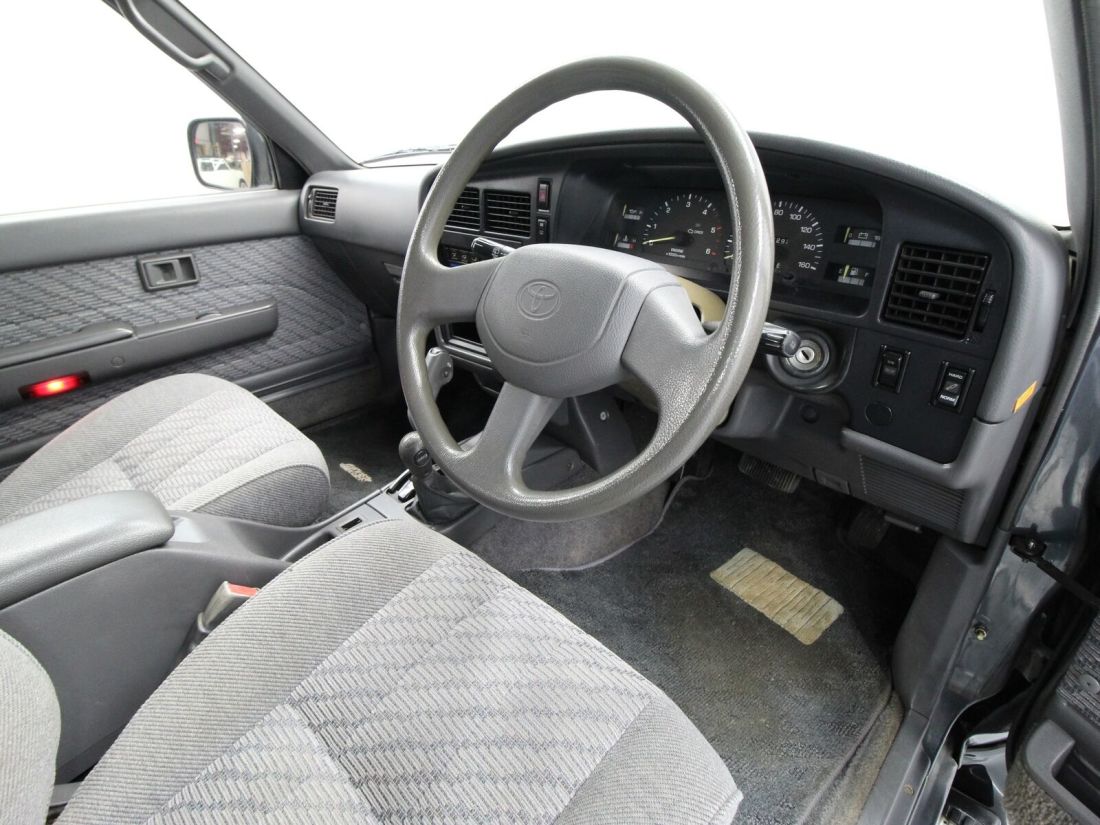 1994 Toyota HiLux Surf - photo 10