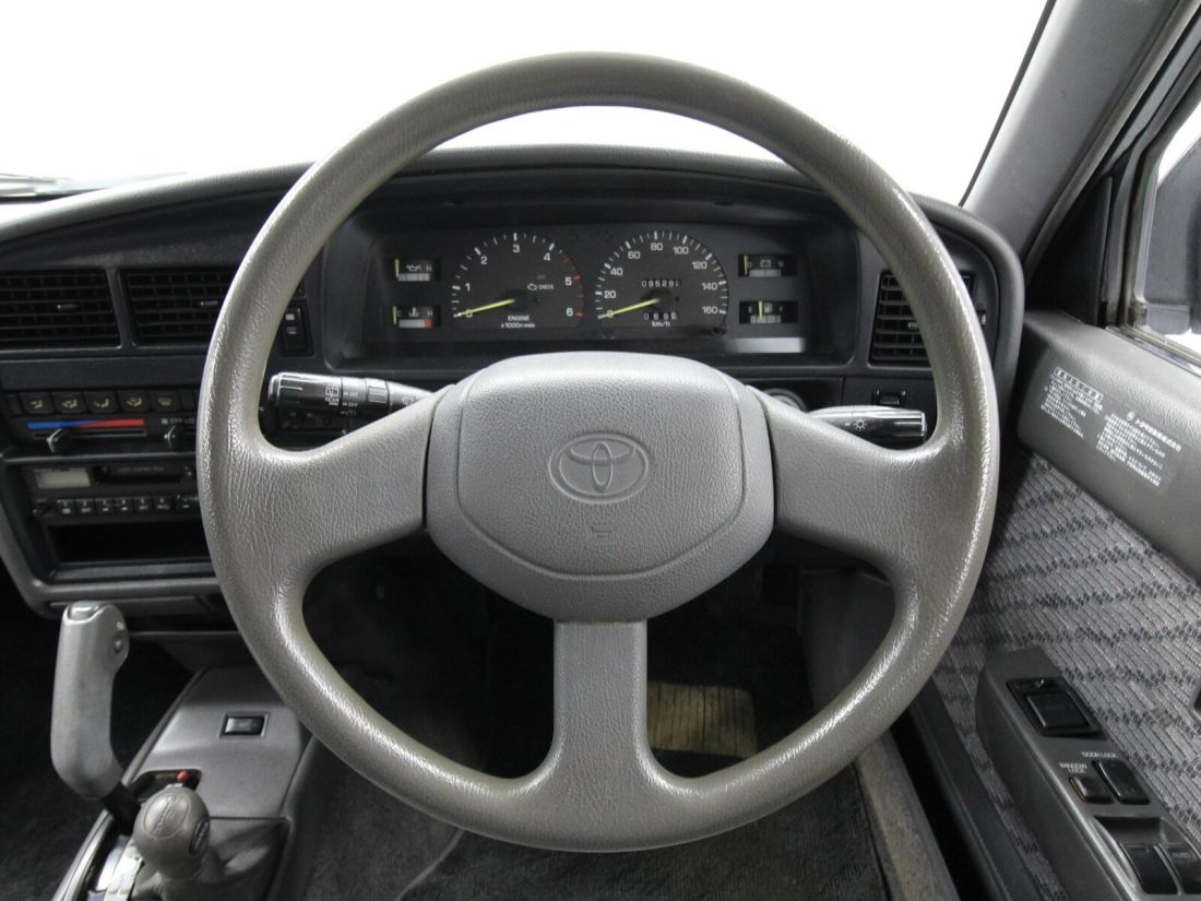 1994 Toyota HiLux Surf - photo 11