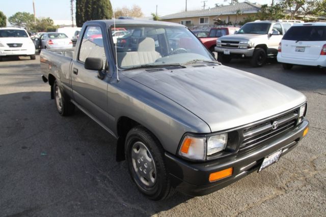 1994 Toyota Pickup 106K Low Miles 5-Speed Manual 4 Cylinder NO RESERVE 1994 Toyota Pickup Reg. Cab 2WD
