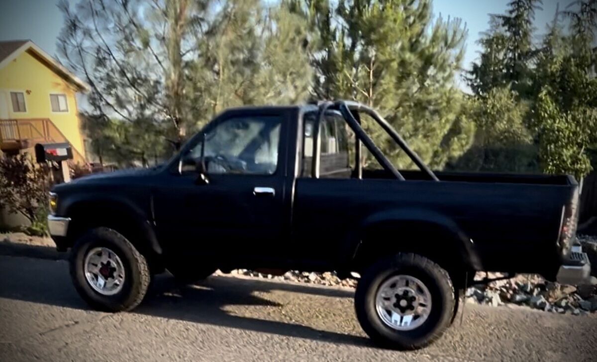 1994 Toyota Pickup 1/2 TON SHORT WHEELBASE DX - photo 3