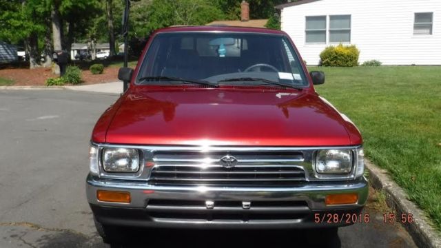 1994 Toyota Pickup DLX Extended Cab Pickup 2-Door 2.4L 1994 Toyota pickup