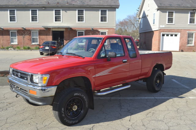 1994 Toyota Pickup DLX Extended Cab Pickup 2-Door 3.0L 1994 Toyota Other DLX Extended Cab Pickup 2-Door