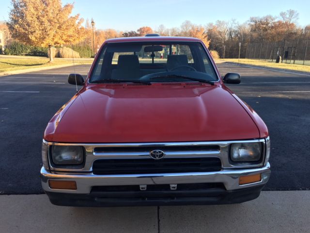 1994 Toyota Pickup DLX Standard Cab Pickup 2-Door 2.4L 1994 Toyota Pickup DLX Standard Cab Pickup 2-Door