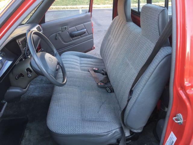 1994 Toyota Pickup DLX Standard Cab Pickup 2-Door - photo 10