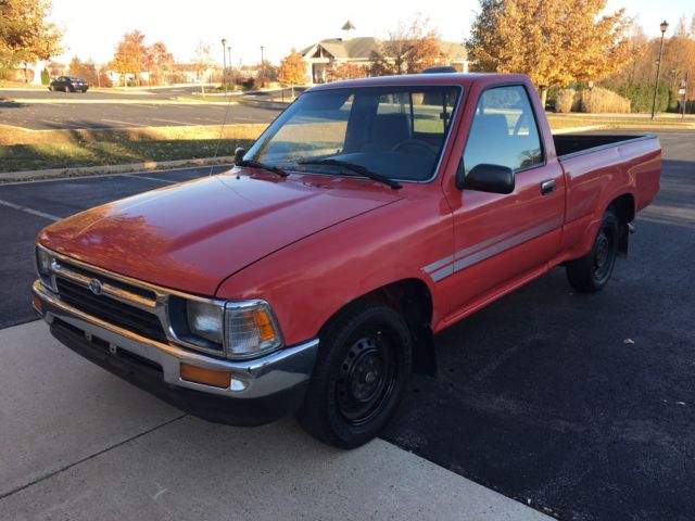 1994 Toyota Pickup DLX Standard Cab Pickup 2-Door - photo 3