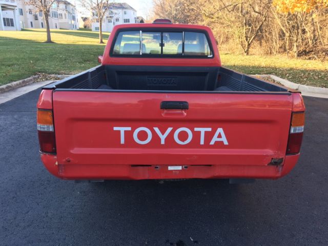 1994 Toyota Pickup DLX Standard Cab Pickup 2-Door - photo 4