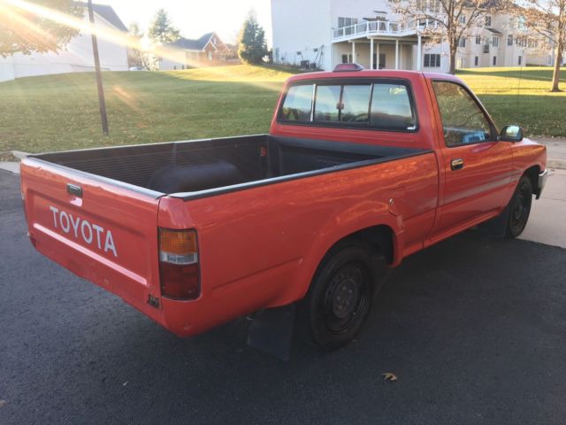 1994 Toyota Pickup DLX Standard Cab Pickup 2-Door - photo 6