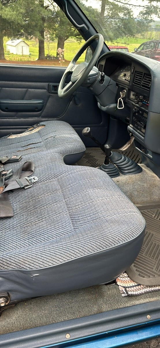 1994 Toyota Tacoma 1/2 TON SHORT WHEELBASE DX - photo 9