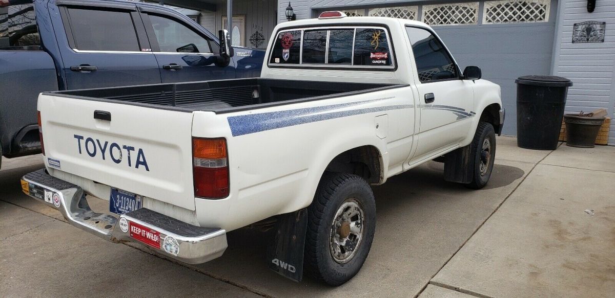 1994 Toyota Pickup 1/2 TON SHORT WHEELBASE - photo 4