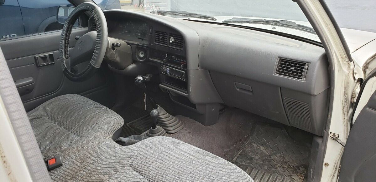 1994 Toyota Pickup 1/2 TON SHORT WHEELBASE - photo 9