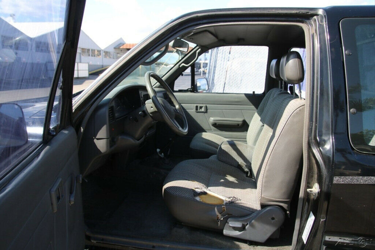 1994 Toyota 4WD Trucks DX V6 - photo 10