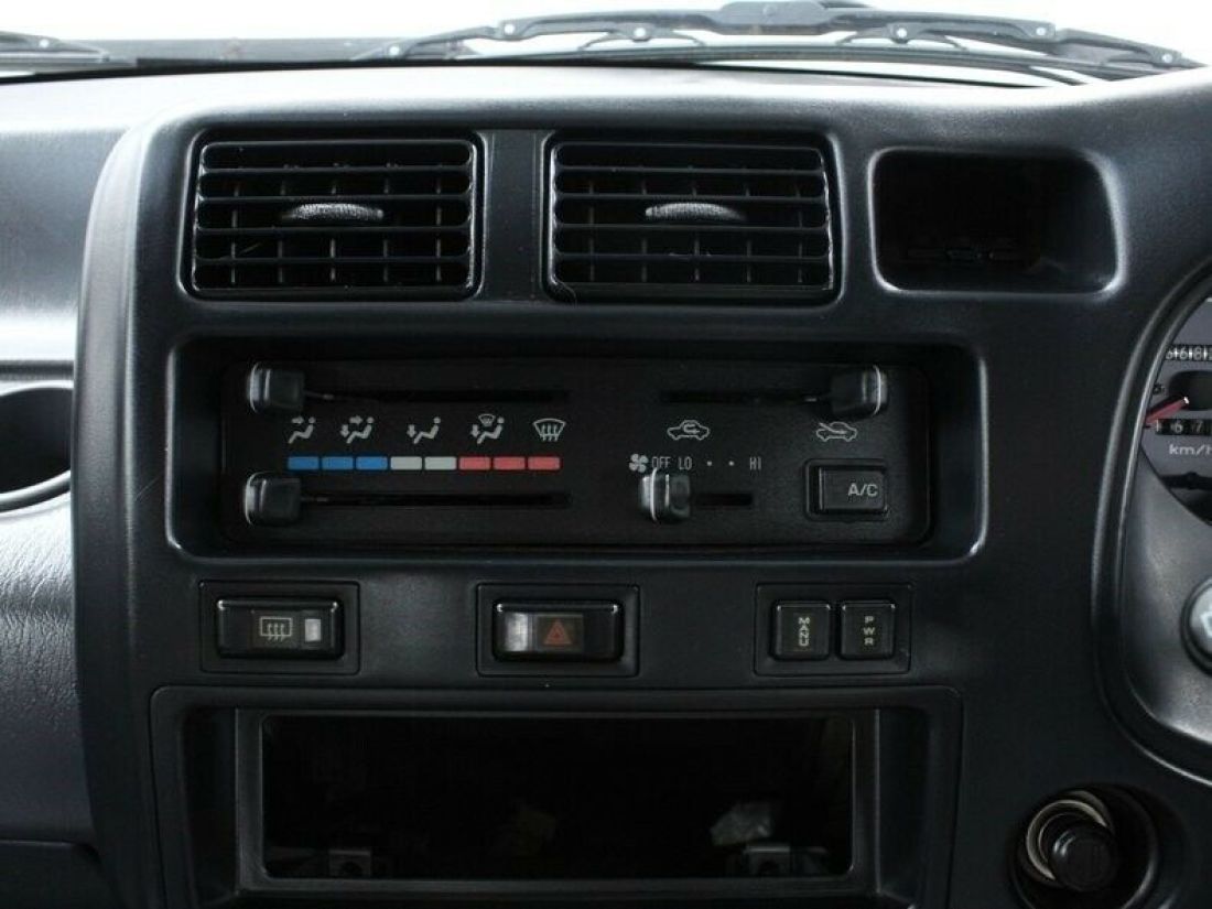 1994 Toyota RAV4 J - photo 12