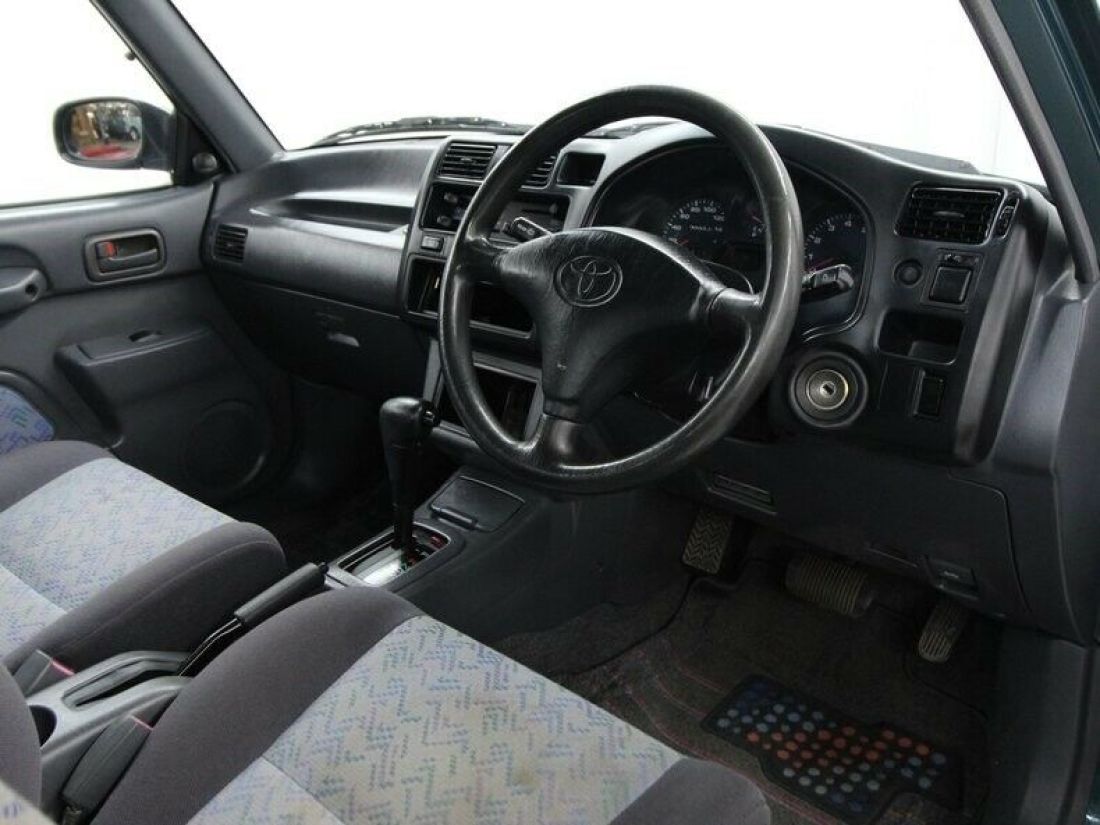 1994 Toyota RAV4 J - photo 9