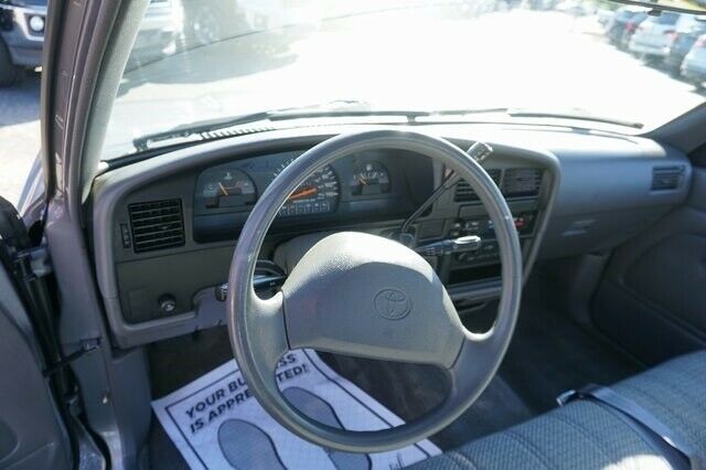 1994 Toyota Truck DX - photo 12