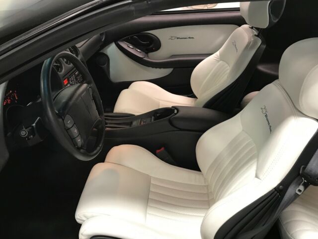 1994 Pontiac Trans Am 25th Anniversary Edition with only 821 miles - photo 12