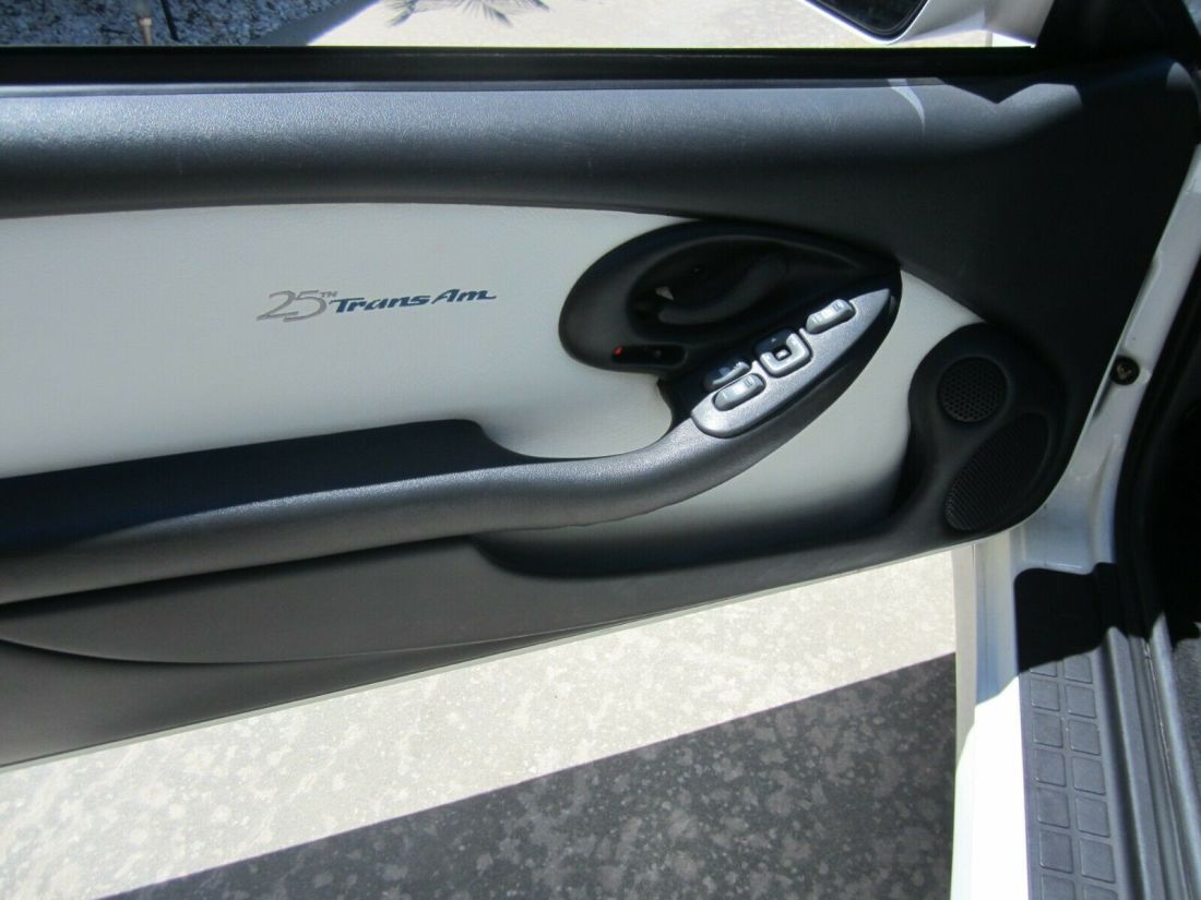 1994 Pontiac Firebird - photo 8