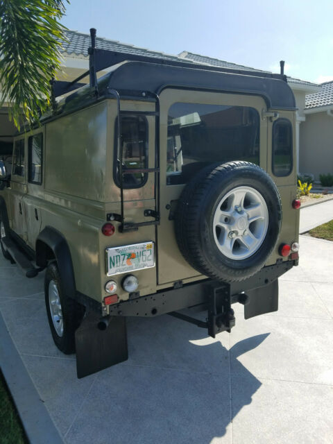 1994 Land Rover Defender wagon - photo 3
