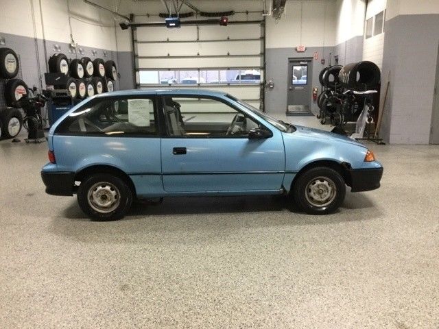 1994 Geo Metro Base Hatchback 2-Door - photo 3