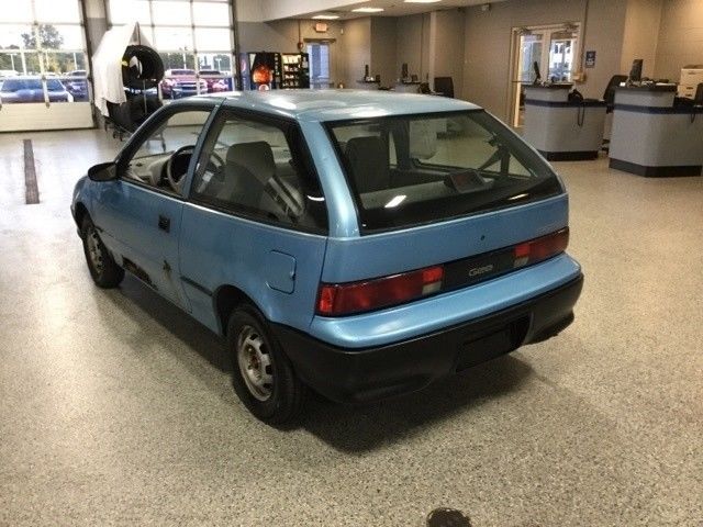 1994 Geo Metro Base Hatchback 2-Door - photo 6