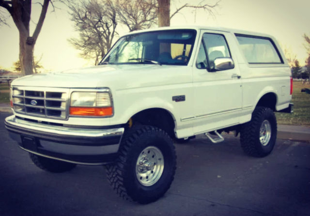 1994 V8-302 4X4, XLT, Exc. Condition, 88,700 miles, auto, 4 inch lift, WHITE 1994 Ford Bronco XLT