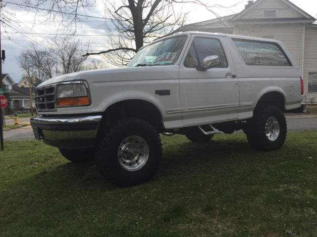 1994 Ford Bronco XLT - photo 9