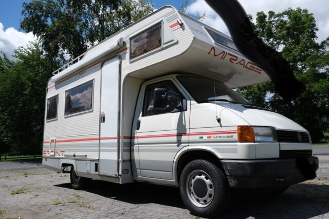 1994 Volkswagen Transporter Van White FWD Manual Mirage 1994 Volkswagen Transporter Mirage