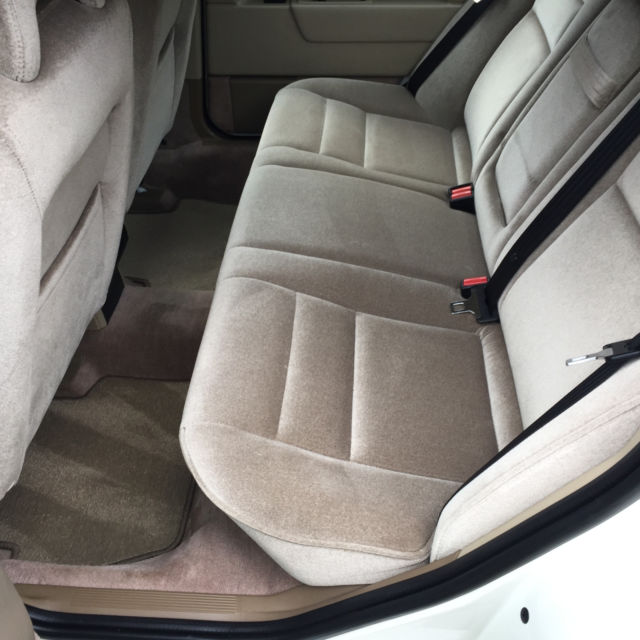 1994 Volvo 850 base - photo 8