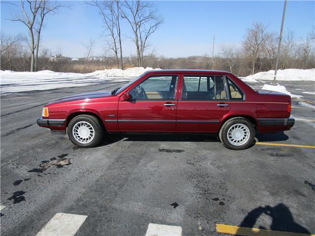 1994 Volvo 900 Action