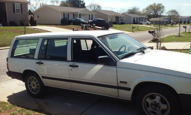 1994 Volvo 940 2.3L 4 cylinder (wagon) 1994 Volvo 940