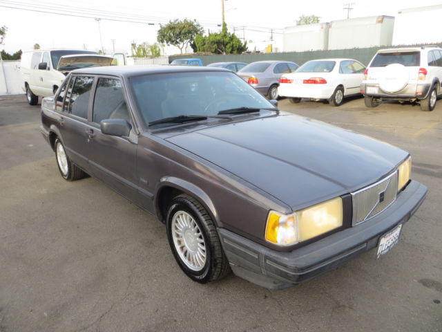 1994 Volvo 940 4-Door Sedan 4-Cylinder Automatic NO RESERVE 1994 Volvo 940 Base