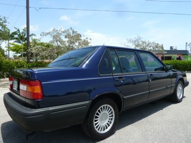 1994 Volvo 940 Turbo Sedan 4D - photo 11