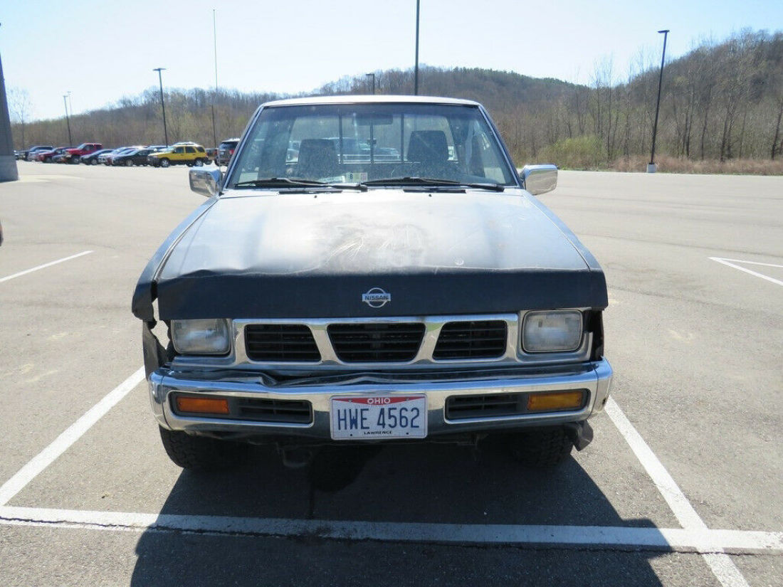 1994 Nissan Other Pickups XE - photo 4