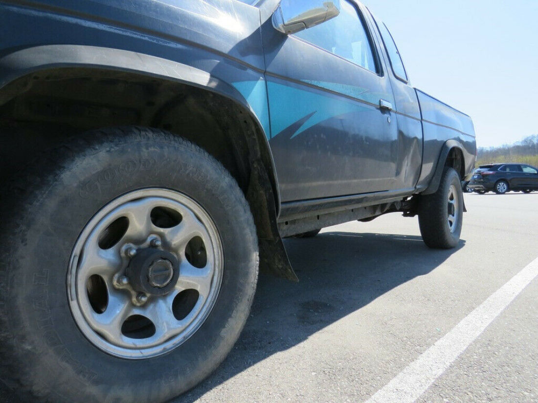 1994 Nissan Other Pickups XE - photo 6