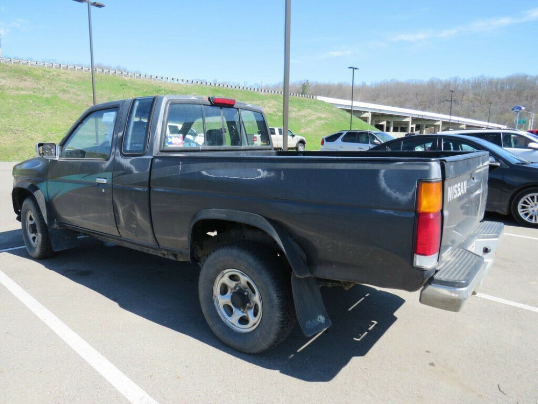 1994 Nissan Other Pickups XE - photo 7