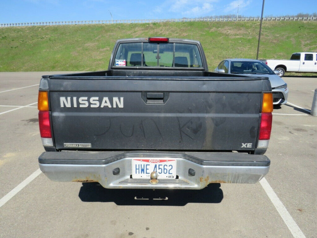 1994 Nissan Other Pickups XE - photo 9