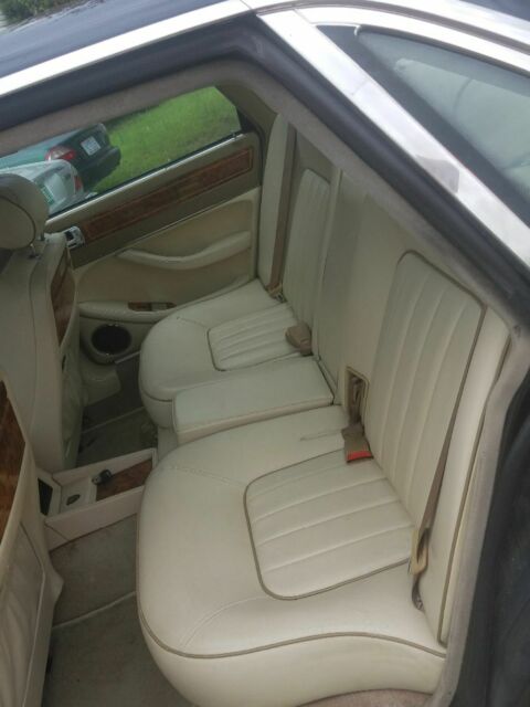 1994 Jaguar XJ12 - photo 4