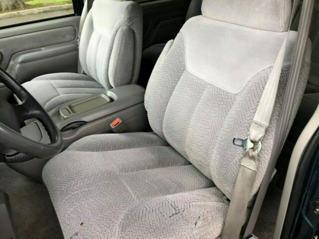 1994 Chevrolet Suburban LS - photo 8
