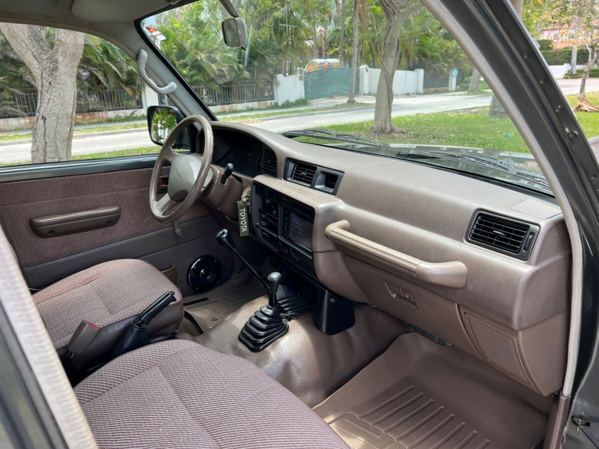 1900 Toyota Land Cruiser - photo 11